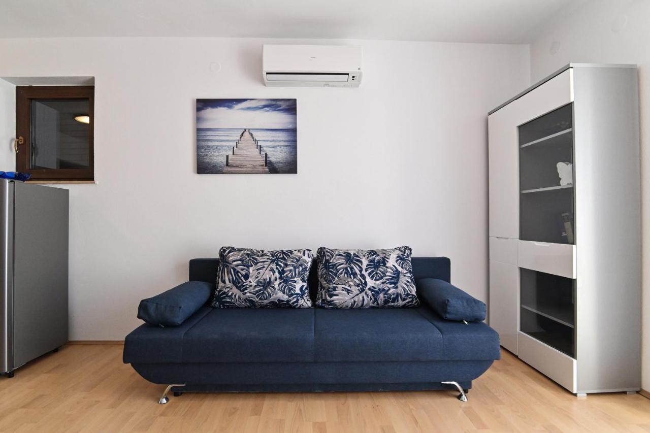 באסקה Rooms & Apartments Jadranka מראה חיצוני תמונה